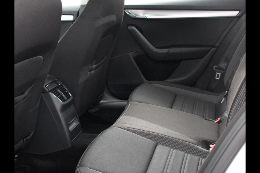 Škoda Octavia 1.5 TSI 150pk Automaat Ambition Business | Navigatie | Apple Carplay/ Android Auto | Climate control | Cruise control | Parkeersensoren | Voorstoelen verwarmd | Lichtmetalen velgen