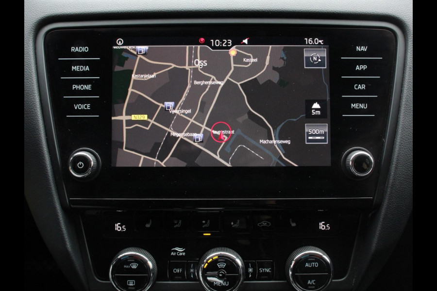 Škoda Octavia 1.5 TSI 150pk Automaat Ambition Business | Navigatie | Apple Carplay/ Android Auto | Climate control | Cruise control | Parkeersensoren | Voorstoelen verwarmd | Lichtmetalen velgen
