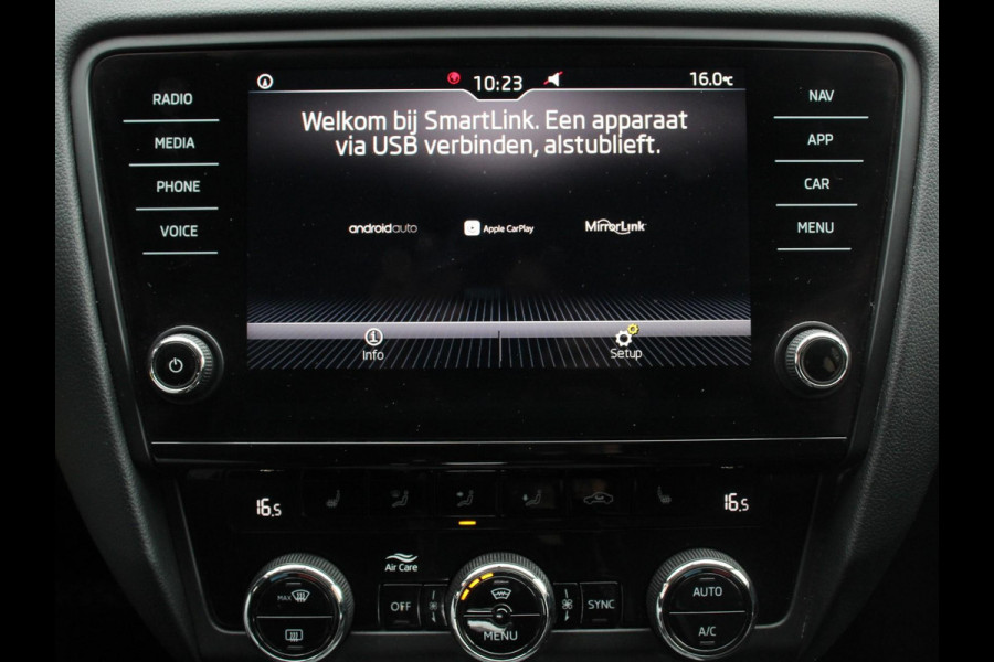 Škoda Octavia 1.5 TSI 150pk Automaat Ambition Business | Navigatie | Apple Carplay/ Android Auto | Climate control | Cruise control | Parkeersensoren | Voorstoelen verwarmd | Lichtmetalen velgen