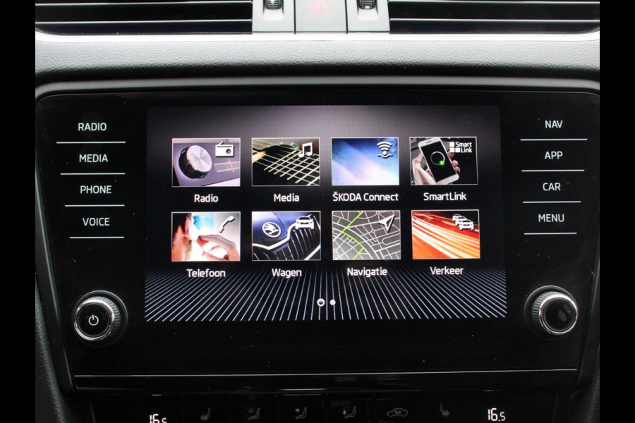 Škoda Octavia 1.5 TSI 150pk Automaat Ambition Business | Navigatie | Apple Carplay/ Android Auto | Climate control | Cruise control | Parkeersensoren | Voorstoelen verwarmd | Lichtmetalen velgen