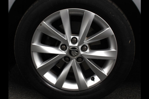 Škoda Octavia 1.5 TSI 150pk Automaat Ambition Business | Navigatie | Apple Carplay/ Android Auto | Climate control | Cruise control | Parkeersensoren | Voorstoelen verwarmd | Lichtmetalen velgen