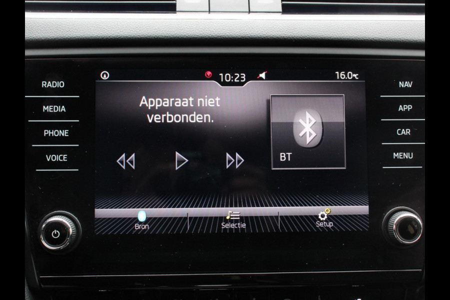 Škoda Octavia 1.5 TSI 150pk Automaat Ambition Business | Navigatie | Apple Carplay/ Android Auto | Climate control | Cruise control | Parkeersensoren | Voorstoelen verwarmd | Lichtmetalen velgen