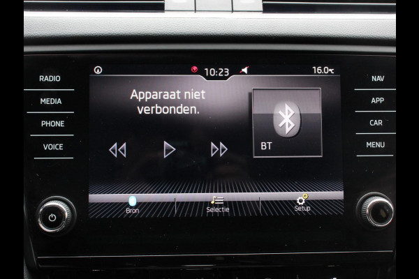 Škoda Octavia 1.5 TSI 150pk Automaat Ambition Business | Navigatie | Apple Carplay/ Android Auto | Climate control | Cruise control | Parkeersensoren | Voorstoelen verwarmd | Lichtmetalen velgen