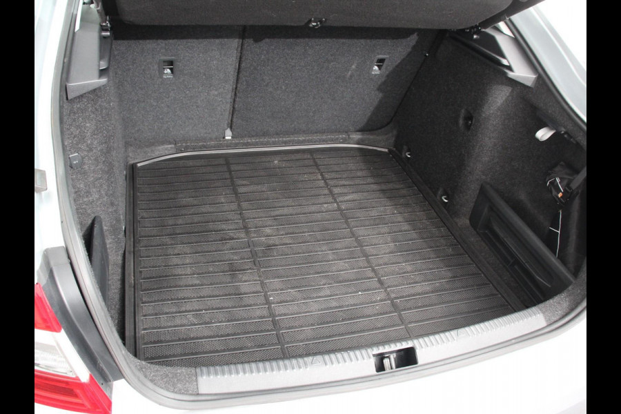 Škoda Octavia 1.5 TSI 150pk Automaat Ambition Business | Navigatie | Apple Carplay/ Android Auto | Climate control | Cruise control | Parkeersensoren | Voorstoelen verwarmd | Lichtmetalen velgen