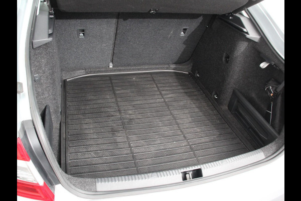 Škoda Octavia 1.5 TSI 150pk Automaat Ambition Business | Navigatie | Apple Carplay/ Android Auto | Climate control | Cruise control | Parkeersensoren | Voorstoelen verwarmd | Lichtmetalen velgen