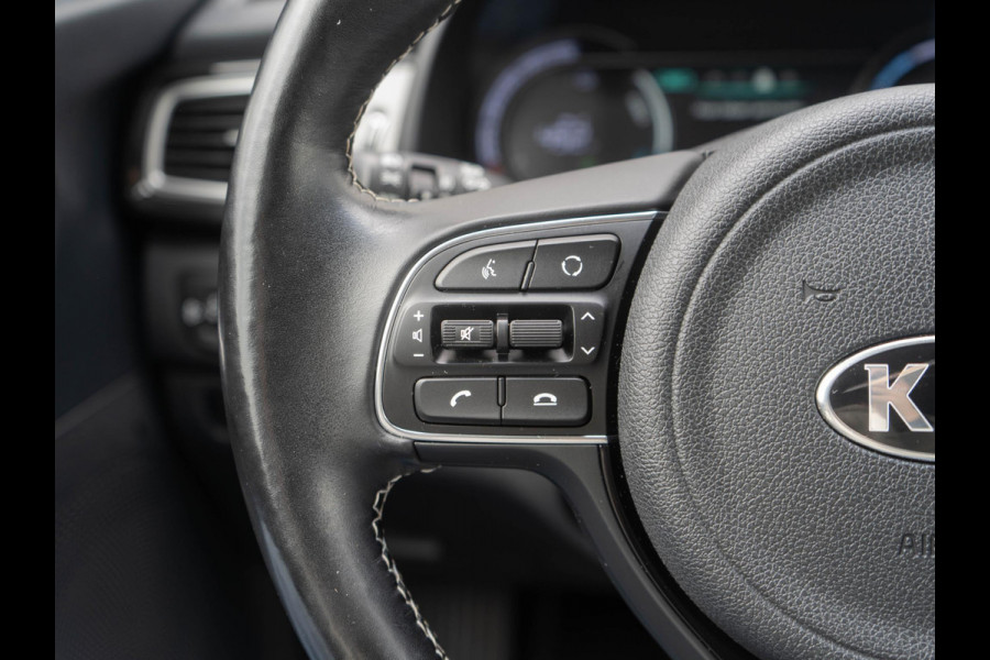 Kia e-Niro ExecutiveLine 64 kWh Dealeronderhouden | Stoel en stuur verwarming | Navigatie | Apple/Android auto |
