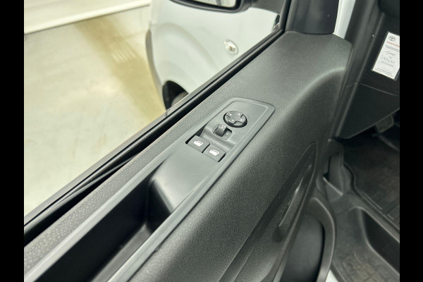 Opel Vivaro 145PK L3 Edition Automaat Airco Navi Trekhaak Airco Cruise Control Trekhaak Side-bars