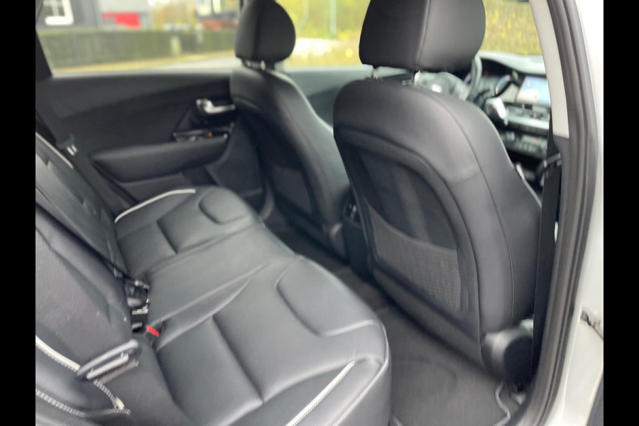 Kia e-Niro ExecutiveLine 64 kWh BEV Elektrisch APPEL-CARPLAY LEER NAVIGATIE CAMERA