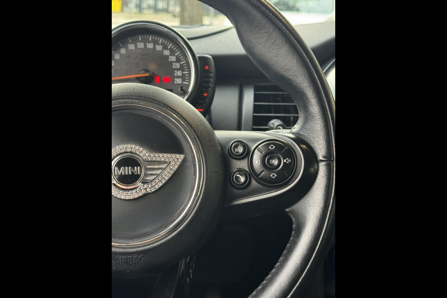MINI Mini 1.2 One Salt 5Drs - Navigatie I Airco I PDC I Sport velgen I Comfort pakket I Dealer onderhouden