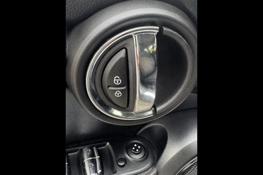MINI Mini 1.2 One Salt 5Drs - Navigatie I Airco I PDC I Sport velgen I Comfort pakket I Dealer onderhouden