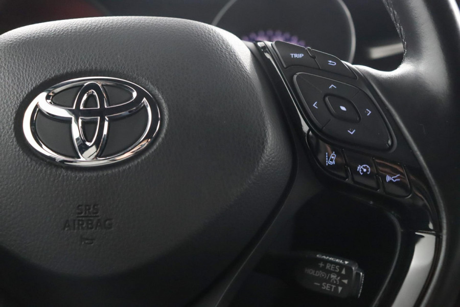 Toyota C-HR 1.8 Hybrid Style|ACC|Stoelverwarming|Camera|Trekhaak|18"