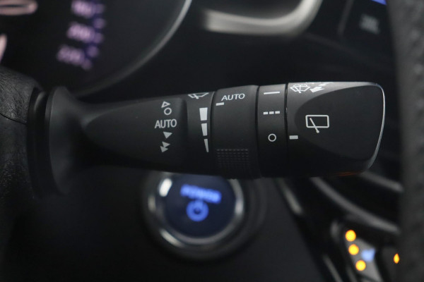 Toyota C-HR 1.8 Hybrid Style|ACC|Stoelverwarming|Camera|Trekhaak|18"