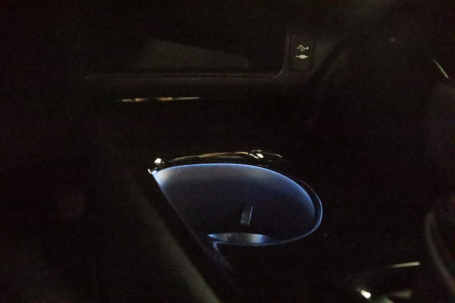 Toyota C-HR 1.8 Hybrid Style|ACC|Stoelverwarming|Camera|Trekhaak|18"