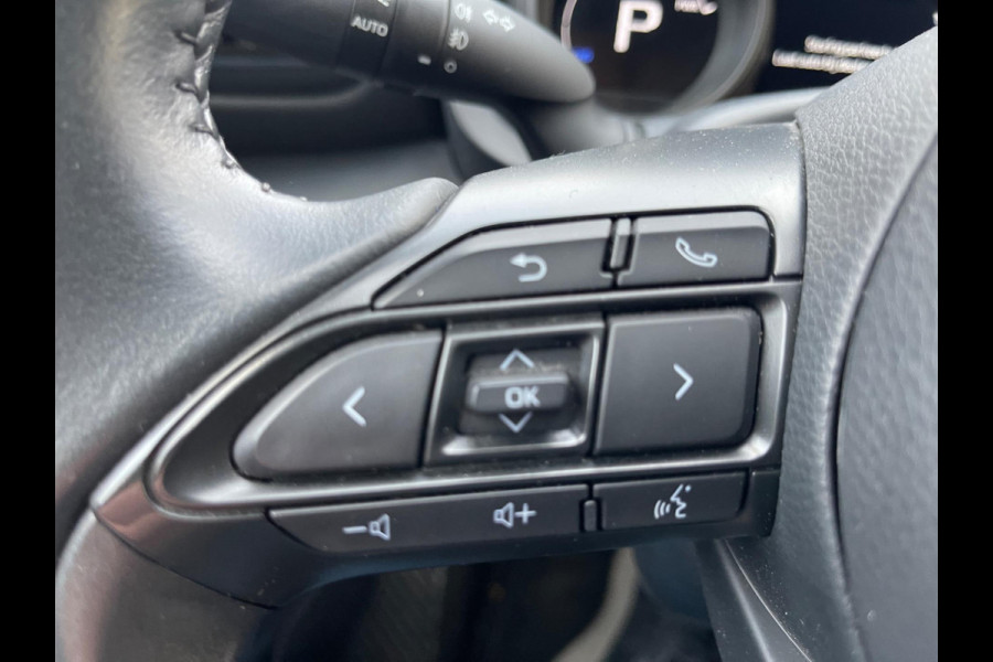 Toyota Yaris 1.5 Hybrid Team Deutschland |Airco ECC Navigatie Parkeercamera |