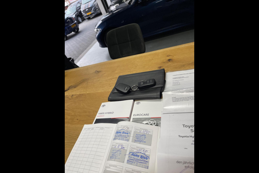 Toyota Yaris 1.5 Hybrid Team Deutschland |Airco ECC Navigatie Parkeercamera |