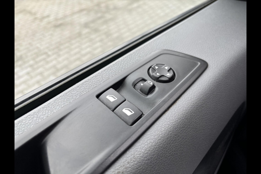 Peugeot Expert 2.0 BlueHDI 145 Standard Premium*A/C*CRUISE*NAVI*