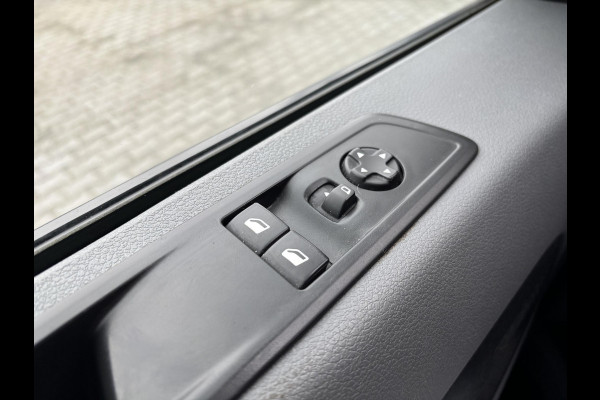 Peugeot Expert 2.0 BlueHDI 145 Standard Premium*A/C*CRUISE*NAVI*