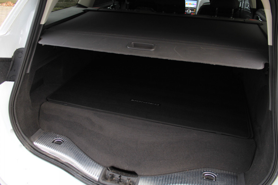 Ford Mondeo Wagon 2.0 IVCT 190PK HEV Titanium | Panoramadak | Elektr. Trekhaak | Dealer Onderhouden | BLIS | Winterpack