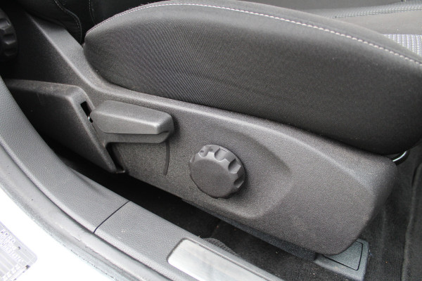 Ford Mondeo Wagon 2.0 IVCT 190PK HEV Titanium | Panoramadak | Elektr. Trekhaak | Dealer Onderhouden | BLIS | Winterpack