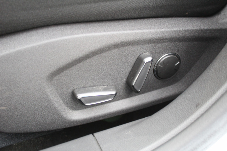 Ford Mondeo Wagon 2.0 IVCT 190PK HEV Titanium | Panoramadak | Elektr. Trekhaak | Dealer Onderhouden | BLIS | Winterpack