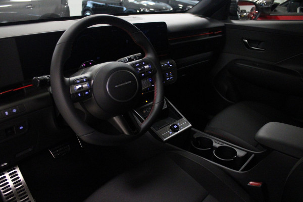 Hyundai Kona 1.6 GDI 130PK HEV N LINE | *NIEUWE AUTO!* | NAVIGATIE | DRAADLOZE APPLE CARPLAY/ANDROID AUTO | ADAPTIVE CRUISE CONTROL | CLIMATE CONTROL | DODEHOEK DETECTIE | DRAADLOZE TELEFOONLADER |  18" LICHTMETALEN VELGEN | ACHTERUITRIJ CAMERA | PARKEERSENSOREN VOOR EN ACHTER | KEYLESS ENTRY/START | DAB+ RADIO | ELEKTRISCH BEDIENBARE ACHTERKLEP | SFEER VERLICHTING | FULL LED KOPLAMPEN |