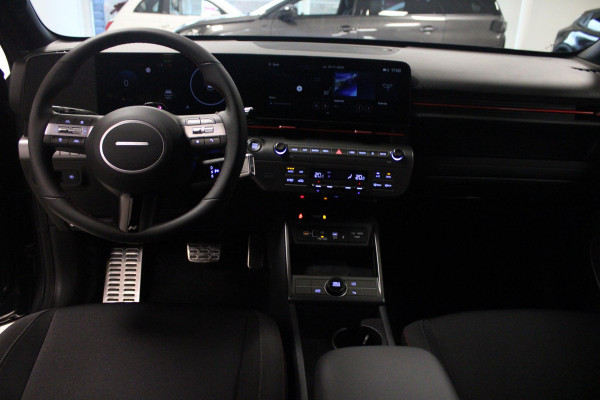 Hyundai Kona 1.6 GDI 130PK HEV N LINE | *NIEUWE AUTO!* | NAVIGATIE | DRAADLOZE APPLE CARPLAY/ANDROID AUTO | ADAPTIVE CRUISE CONTROL | CLIMATE CONTROL | DODEHOEK DETECTIE | DRAADLOZE TELEFOONLADER |  18" LICHTMETALEN VELGEN | ACHTERUITRIJ CAMERA | PARKEERSENSOREN VOOR EN ACHTER | KEYLESS ENTRY/START | DAB+ RADIO | ELEKTRISCH BEDIENBARE ACHTERKLEP | SFEER VERLICHTING | FULL LED KOPLAMPEN |