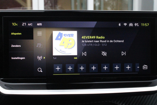 Peugeot 2008 1.2 Hybrid 145PK GT | DRAADLOZE APPLE CARPLAY/ANDROID AUTO | ACHTERUITRIJ CAMERA | KEYLESS ENTRY/START | PARKEERSENSOREN VOOR EN ACHTER | FULL LED KOPLAMPEN | CRUISE CONTROL | DAB+ RADIO | LICHTMETALEN VELGEN 17" | DRAADLOZE TELEFOONLADER |