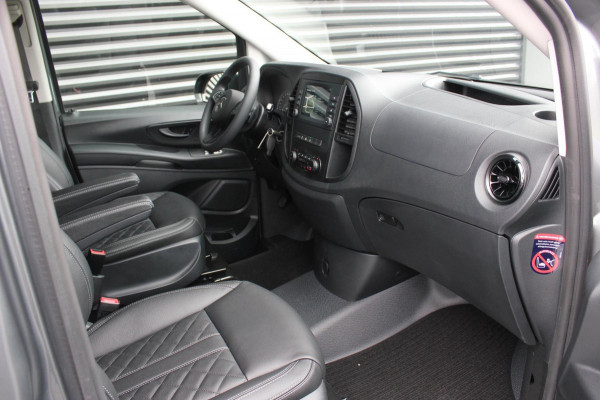 Mercedes-Benz Vito 215PK JB-EDITION FULL BLACK / AMG / SPOILER / VERLAGINGSVEREN / NAVIGATIE / CLIMATE CONTROL / TREKHAAK / CRUISE