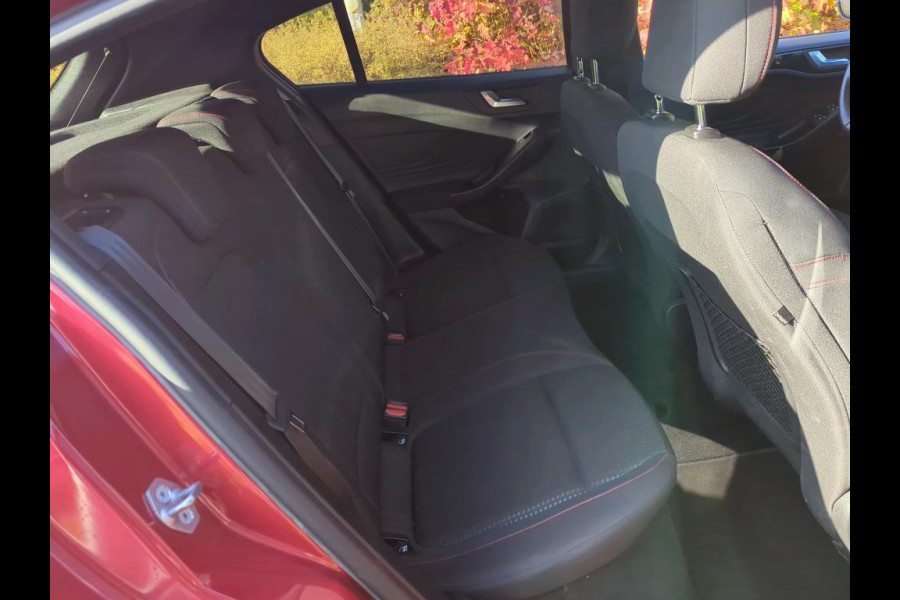 Ford Focus 1.0 EcoBoost Hybrid ST Line Business NL AUTO | CAMERA | CARPLAY |