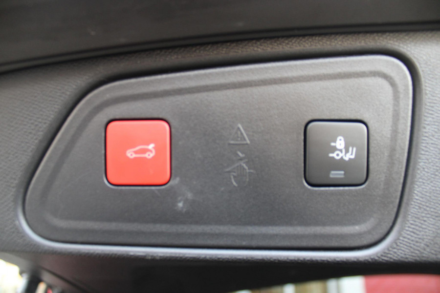 Peugeot 3008 1.6 HYbrid 225PK GT PACK BUSINESS | AFNEEMBARE TREKHAAK | PANORAMISCH SCHUIF/KANTEL DAK | ELEKTRISCH BEDIENBARE BESTUURDERSSTOEL MET GEHEUGENFUNCTIE | FOCAL AUDIO SYSTEM | ELEKTRISCH BEDIENARE ACHTERKLEP | KEYLESS ENTRY/START | 360° CAMERA | 19" LICHTMETALEN VELGEN | BLACK PACK | STOEL VERWARMING | MASSAGE STOEL | FULL LED KOPLAMPEN | APPLE CARPLAY/ANDROID AUTO |