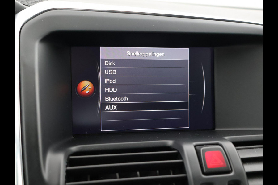 Volvo XC60 2.0 T5 FWD 245 PK POLAR+ PANORAMA | LEDER | TREKHAAK | STOELVERW.