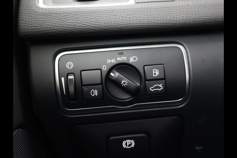 Volvo XC60 2.0 T5 FWD 245 PK POLAR+ PANORAMA | LEDER | TREKHAAK | STOELVERW.