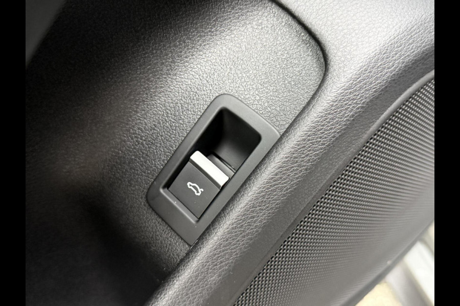 Audi A5 Sportback 35 TFSI S-line Automaat | Quantumgrijs | LED verlichting | Climate & cruise control | Getint glas | 19 inch velgen | E