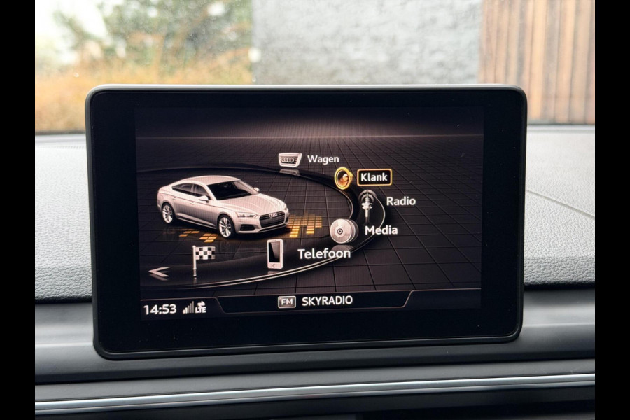 Audi A5 Sportback 35 TFSI S-line Automaat | Quantumgrijs | LED verlichting | Climate & cruise control | Getint glas | 19 inch velgen | E