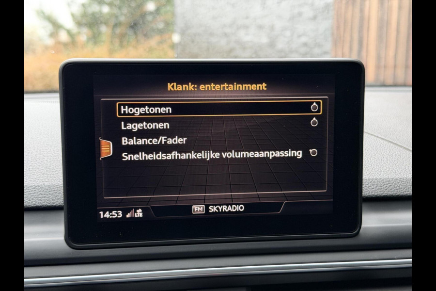 Audi A5 Sportback 35 TFSI S-line Automaat | Quantumgrijs | LED verlichting | Climate & cruise control | Getint glas | 19 inch velgen | E