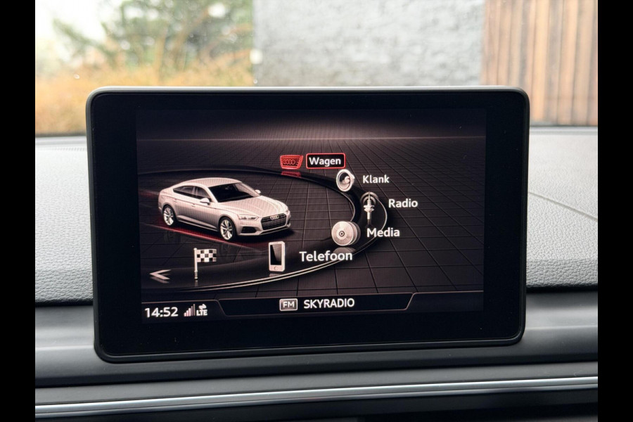 Audi A5 Sportback 35 TFSI S-line Automaat | Quantumgrijs | LED verlichting | Climate & cruise control | Getint glas | 19 inch velgen | E