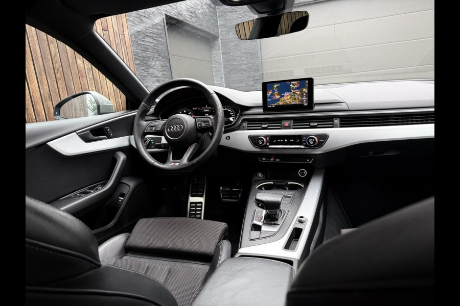 Audi A5 Sportback 35 TFSI S-line Automaat | Quantumgrijs | LED verlichting | Climate & cruise control | Getint glas | 19 inch velgen | E