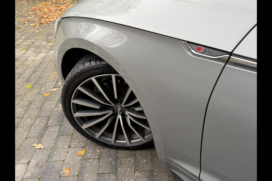 Audi A5 Sportback 35 TFSI S-line Automaat | Quantumgrijs | LED verlichting | Climate & cruise control | Getint glas | 19 inch velgen | E