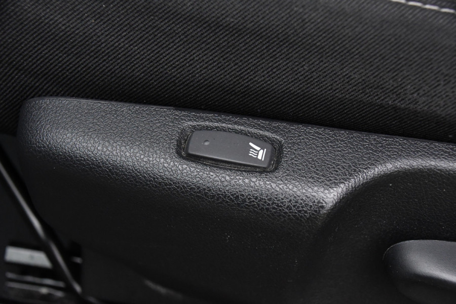 Renault Trafic 2.0 dCi 170 L1H1 Luxe Black Edition Adaptieve Cruise, Camera, Carplay, 170pk, Automaat, LED, Clima, Stoelverwarming, Multimedia, Uniek!