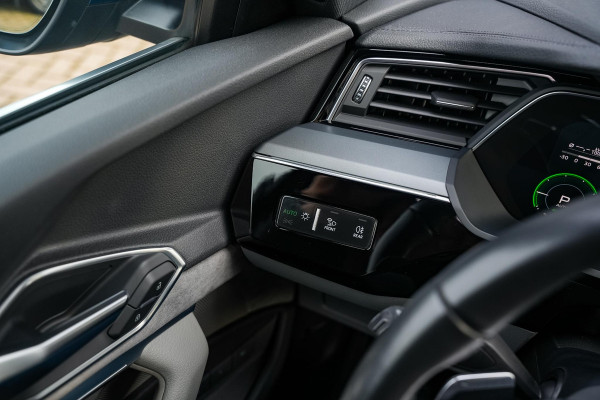 Audi e-tron e-tron 55 quattro advanced Pro Line Plus 95 kWh File Assist Rijstrooksensor Climate Control Navi Stoelverw. 360 camera 21"L.M.
