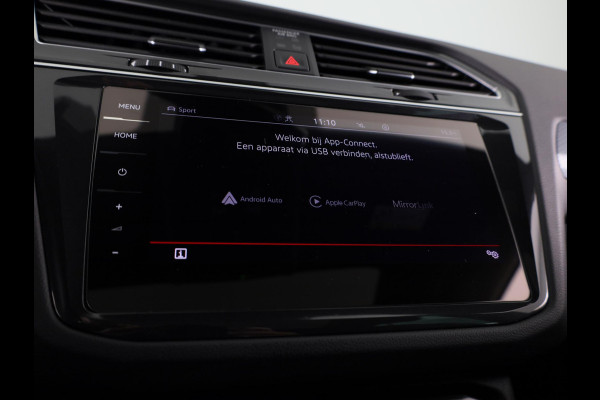 Volkswagen Tiguan 1.4 TSI eHybrid Life/Active 245 pk Automaat (DSG) | Navigatie | Panoramadak | Parkeersensoren (Park assist) | Rondomzicht camera | Stoelverwarming v/a |