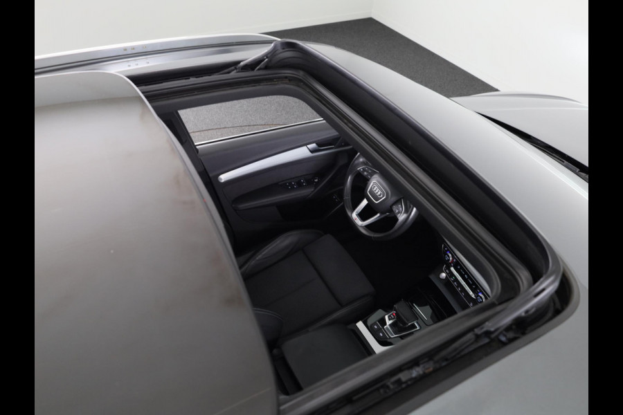 Audi Q5 Sportback 50 TFSI e S edition 299 pk S-tronic | Navigatie | Panoramadak | Trekhaak (wegklapbaar) | Parkeersensoren (Park assist) | Rondomzicht camera | Stoelverwarming v/a | S-Line |
