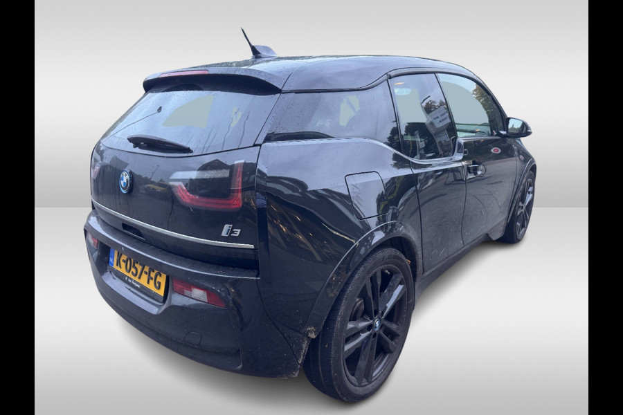 BMW i3 Dark Shadow Edition 120Ah 42 kWh / Camera / Navigatie / 20'' / Stoelverwarming / DAB / LED / Cruise Control