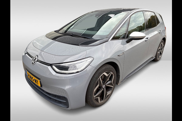 Volkswagen ID.3 First Plus 58 kWh / Camera / Keyless / Matrix LED / Interieurvoorverwarming / 19'' / DAB / 19'' / Navigatie / ACC
