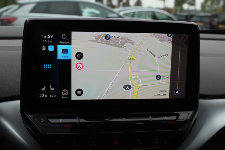 Volkswagen ID.4 First 77 kWh / Trekhaak / Camera / Apple CarPlay / DAB / 20'' / LED / Alcantara / Stoelverwarming / ACC