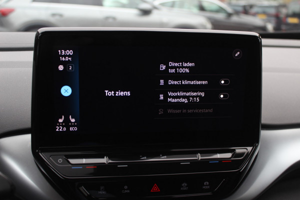 Volkswagen ID.4 First 77 kWh / Trekhaak / Camera / Apple CarPlay / DAB / 20'' / LED / Alcantara / Stoelverwarming / ACC
