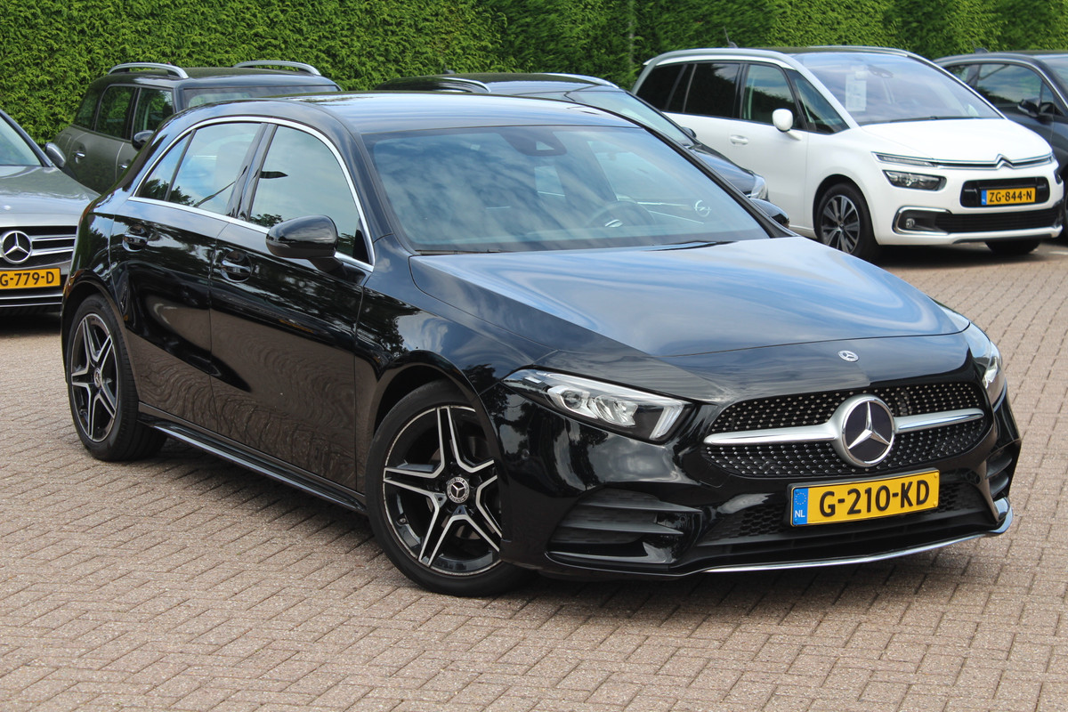 Mercedes-Benz A-Klasse 180 Business Solution AMG / Camera / Navigatie / 18'' / Dodehoek / Stoelverwarming / Cruise Control