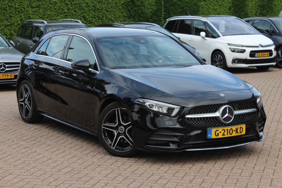 Mercedes-Benz A-Klasse 180 Business Solution AMG / Camera / Navigatie / 18'' / Dodehoek / Stoelverwarming / Cruise Control