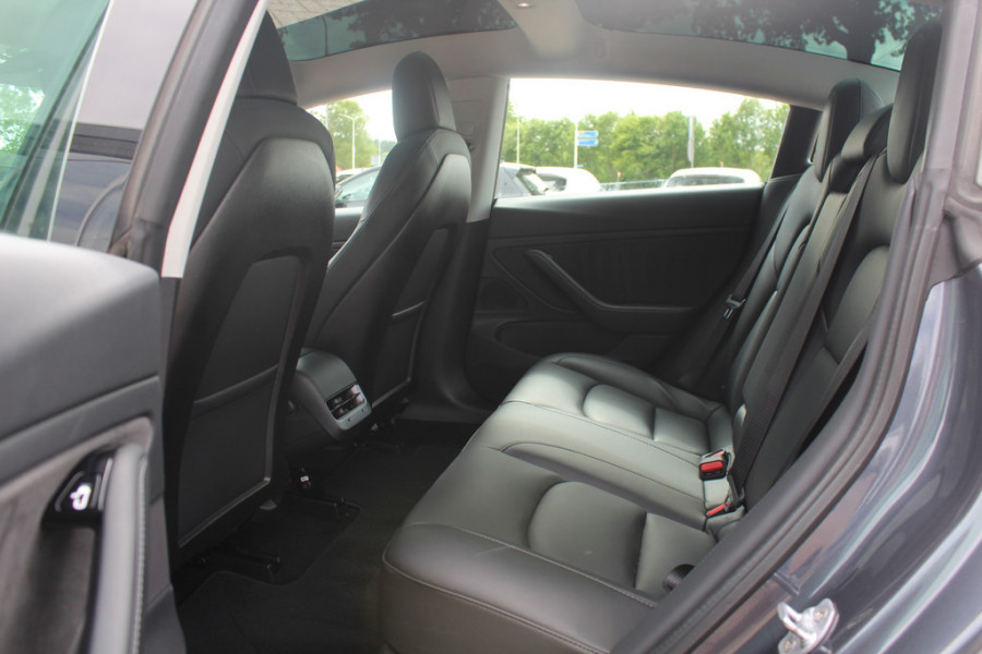 Tesla Model 3 Long Range AWD 75 kWh / NEW ACCUPAKKET / Autopilot / Panoramadak / Camera / Leder / 19'' / Leder / Premium Audio /
