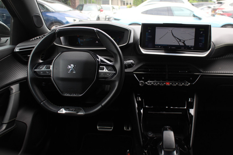 Peugeot e-2008 EV GT 50 kWh / SOH 92% / Camera / Half leder / Virtual Cockpit / 17'' / LED Koplampen / Keyless / Navigatie / Stoelverwarming / Cruise Control